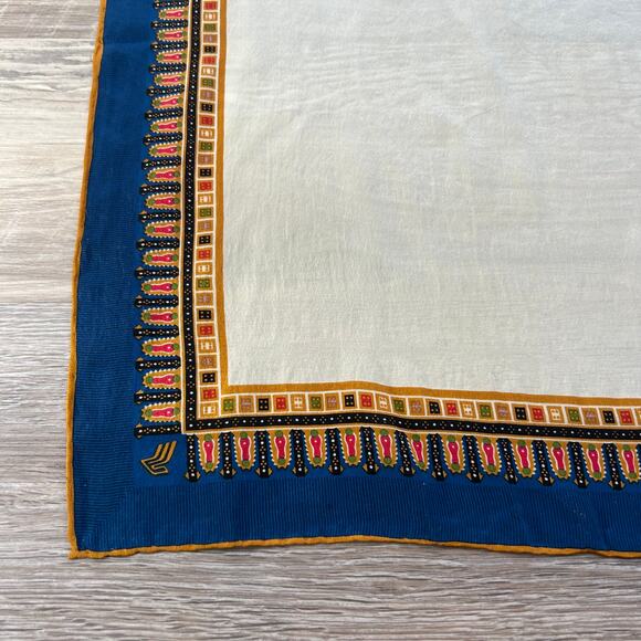 Vintage Singapore Airlines 100% Silk Scarf – Blue & Cream Square 29.5” - Picture 2 of 7